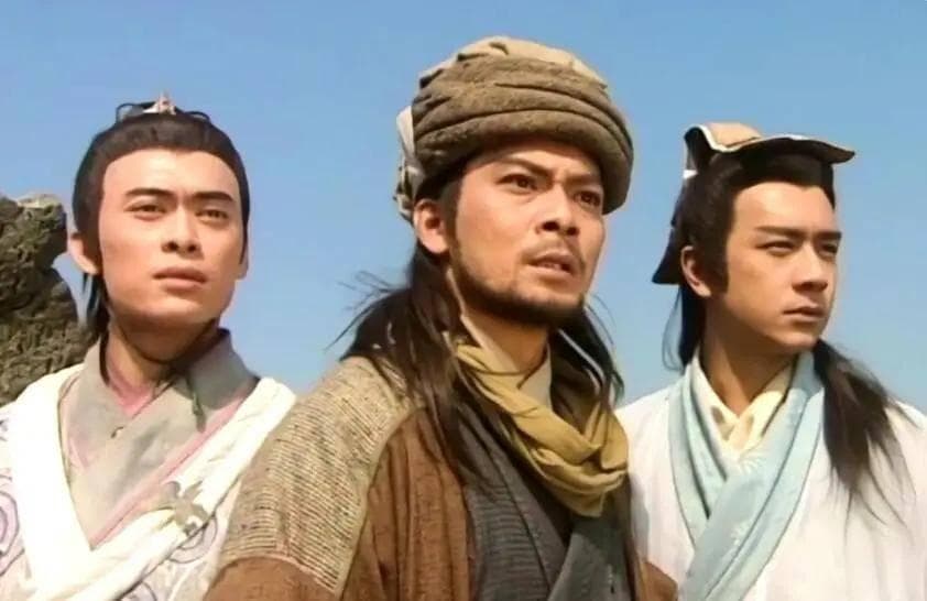 揭秘金庸武侠世界的无上神兵，天龙八部中的玄铁重剑