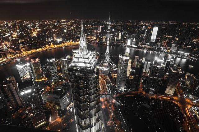 夜上海：璀璨夜景下的浪漫之旅
