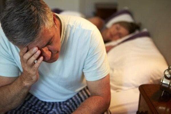 浅睡眠时经常抽搐一下