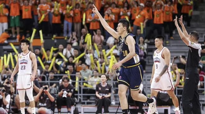 浙江广厦7连胜登榜首，CBA群雄逐鹿格局初现
