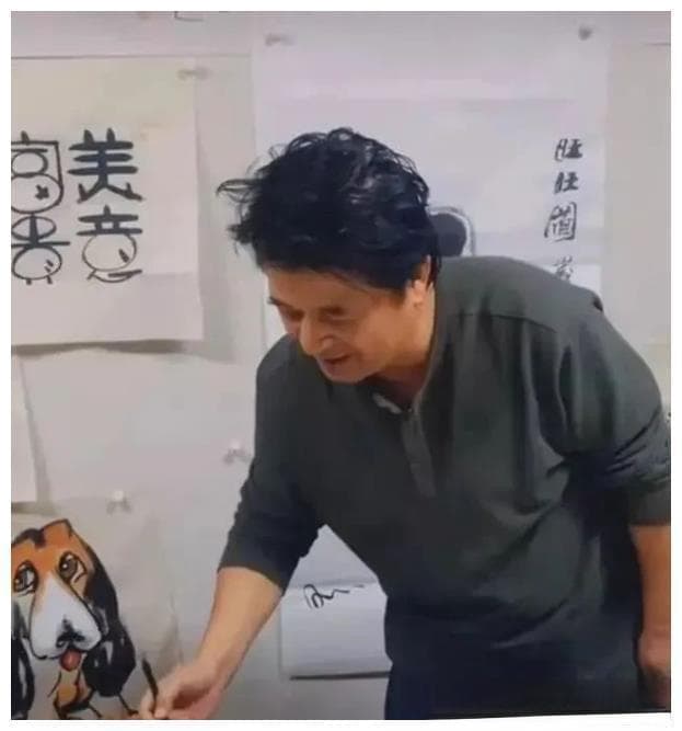 央视名嘴毕福剑：荧屏巨星的坎坷人生与深刻启示