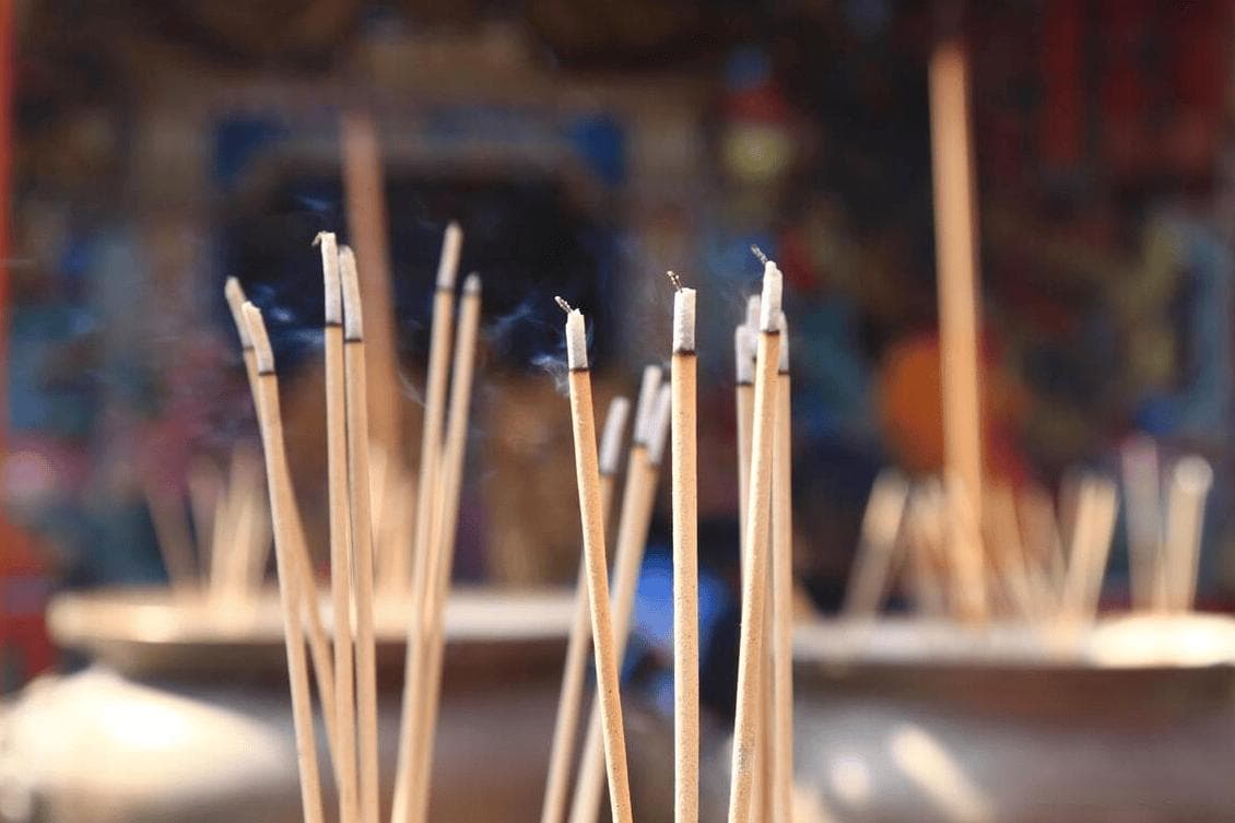 烧香文化：从祭祀仪式到哲学修养