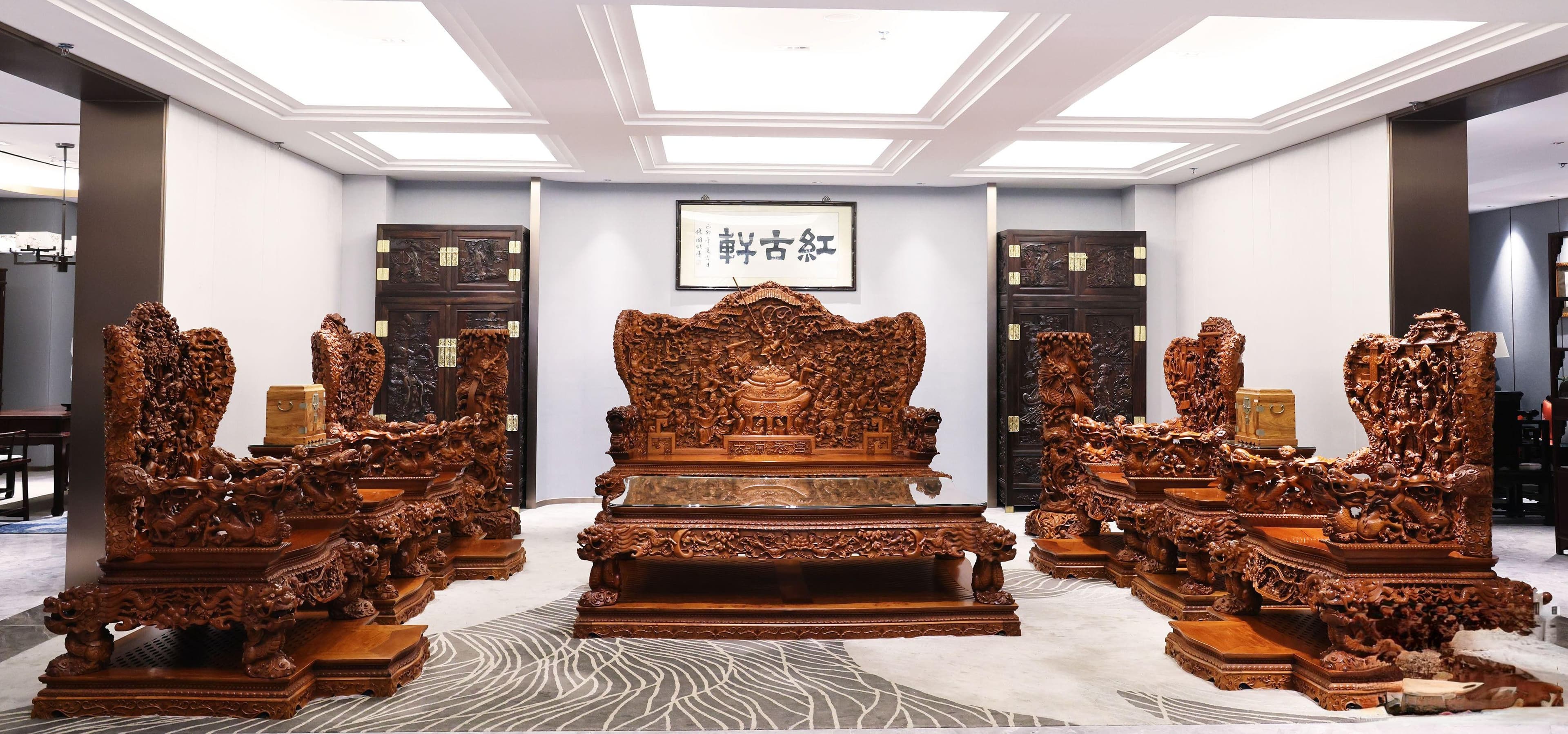 国潮与传统工艺“梦幻联动”，中山红木产业紧抓市场机遇开辟新赛道