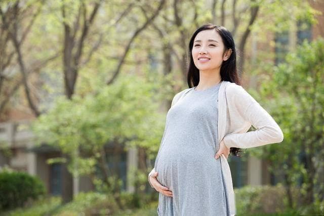 孕妇每天走多少步合适？孕期走路与运动全攻略