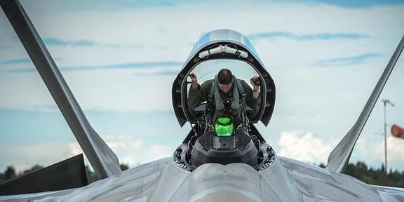 F-35战机便宜又好用？F-22：便宜是便宜，好不好用可不好说