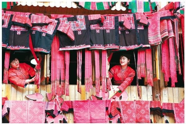 龙胜“晒衣节”： 晒红衣传民俗 文化赋能乡村旅游新发展