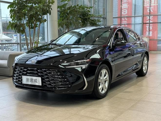 2025 年还买燃油车？选择这三类才是真的懂车？