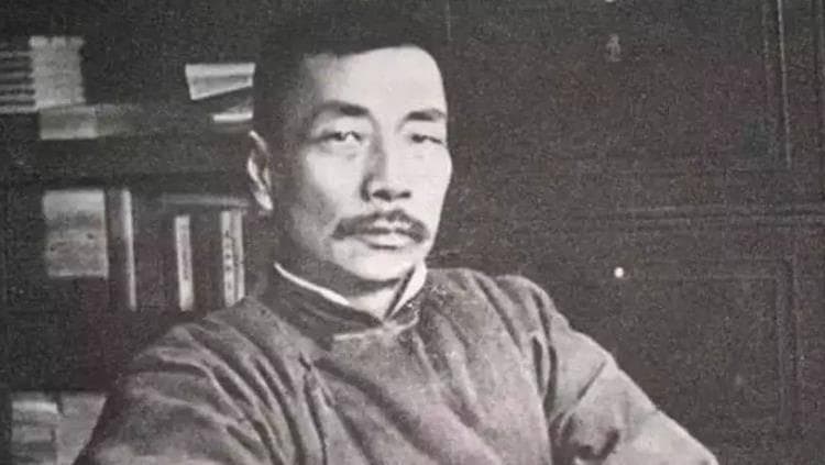 鲁迅经典的三句“骂人话”，骂人不带脏字，不知道的还以为是夸你