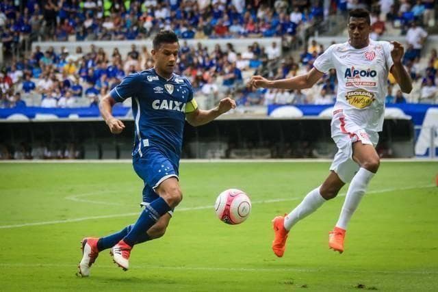 周五003法乙：波城FCVS敦刻尔克，法乙赛场谁将更胜一筹？