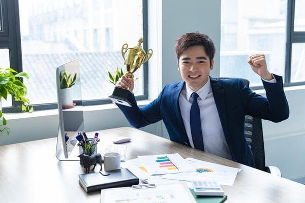 没收履约保证金与违约金，企业诚信经营再获保障