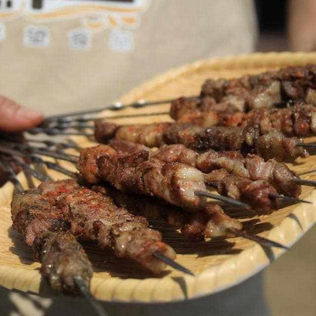 新疆美食探秘：味蕾的盛宴与文化的交融