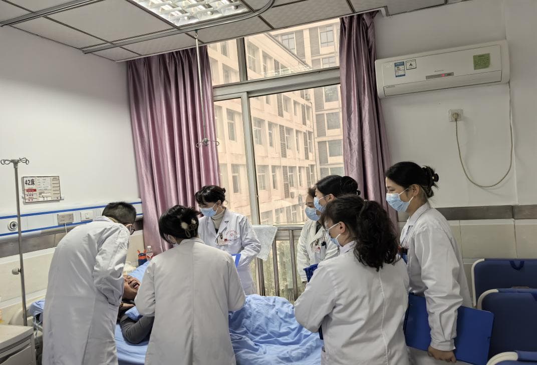 中西合璧 医心“卫”您——宜宾第二中医医院康复二科推进中西医联合大查房