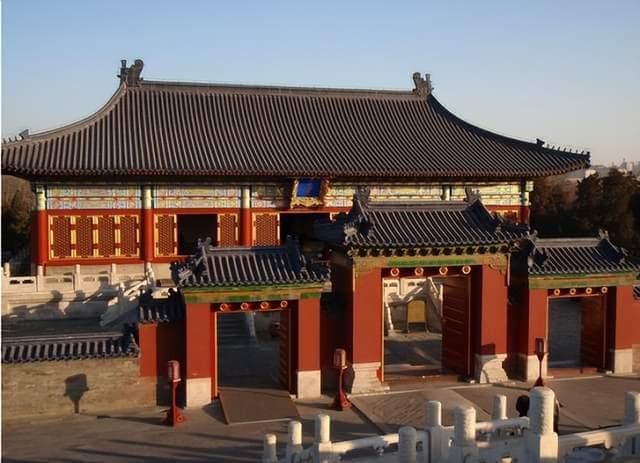 浅谈中国古代建筑与环境的关系