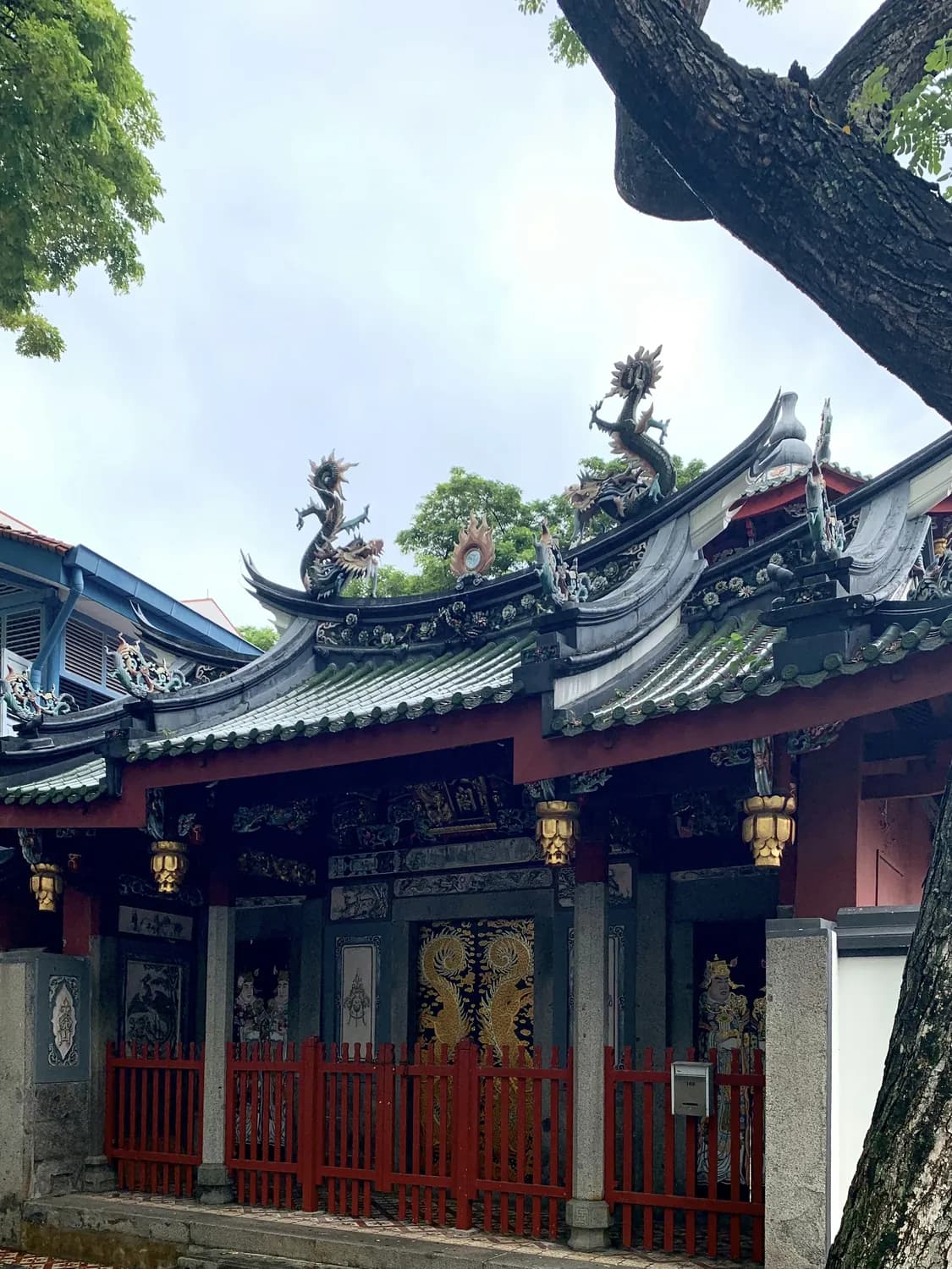 广州城隍庙：拜神圣地的文化探秘