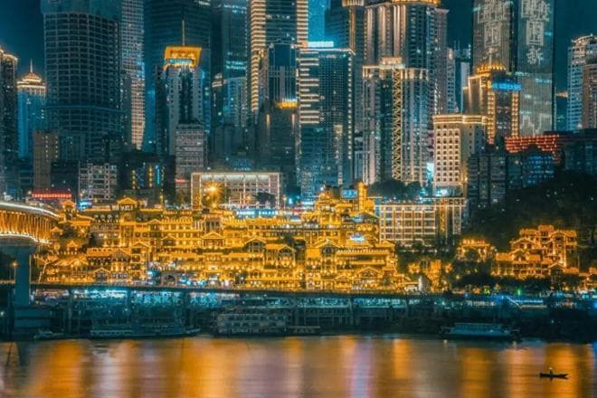 重庆洪崖洞旅游攻略，晚上不来这里重庆算是白来了！