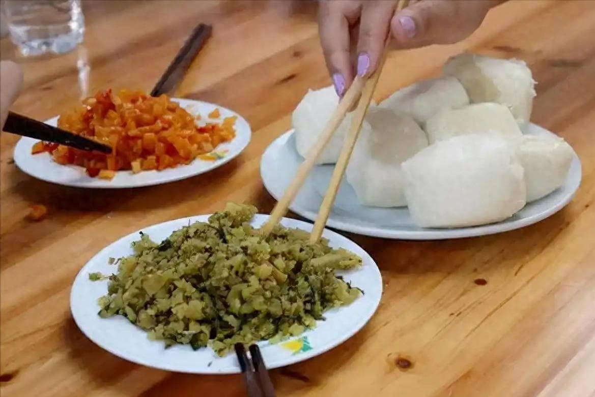 长寿老人从不吃这4类食物，清淡饮食是健康关键