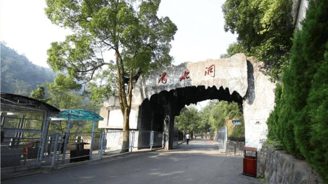 毛主席回韶山，见到昔日秘书周小舟，你能不能给我搭个茅棚？