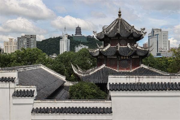 贵山巍巍黔中青——行走贵阳触摸历史文脉