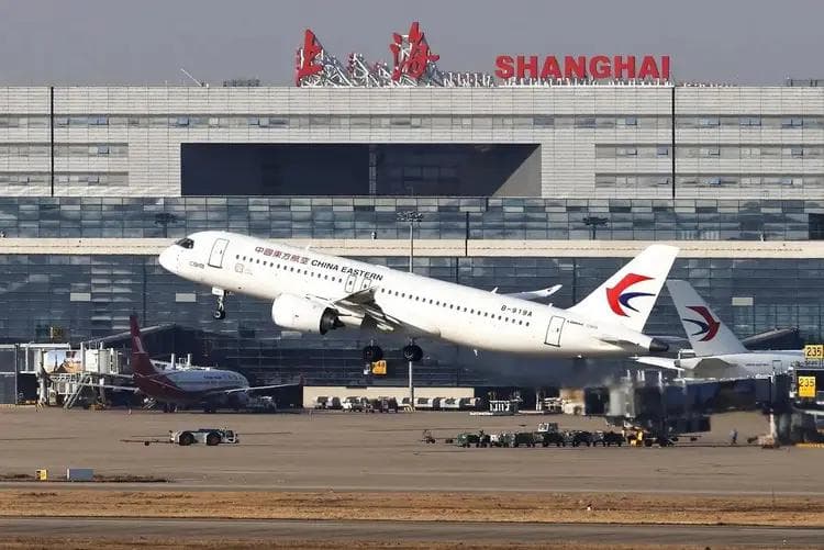 2025春运机场旅客吞吐量：浦东954万人次，天府第5，重庆机场第6