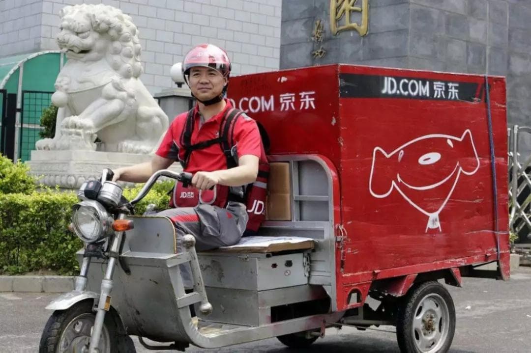 刚给员工涨完薪，刘强东又要给乡亲们发钱了