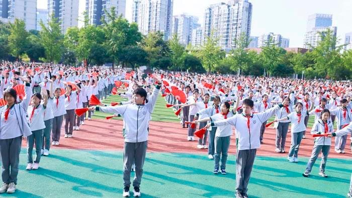 新城初中：一所公办学校的教育传奇
