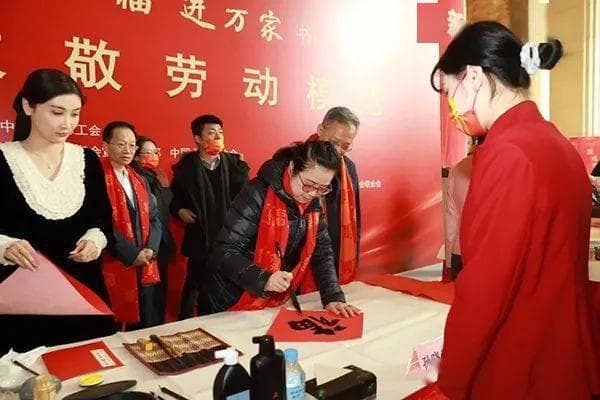 春联创作指南：四大要点助你写出吉祥如意的对联