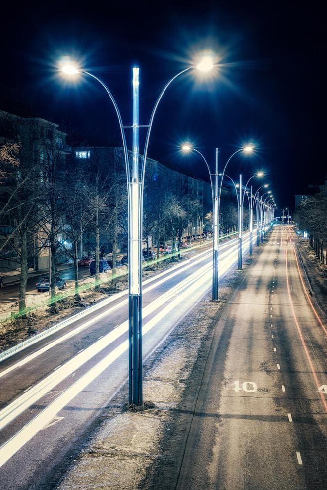 手机控制路灯：解析物联网智能照明控制器及系统