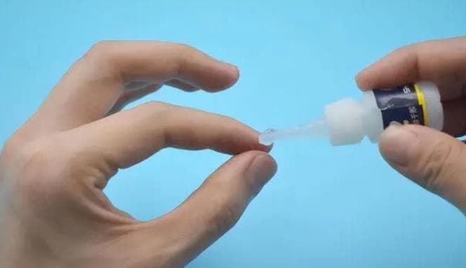 502胶水粘手分不开？这四种实用方法轻松应对