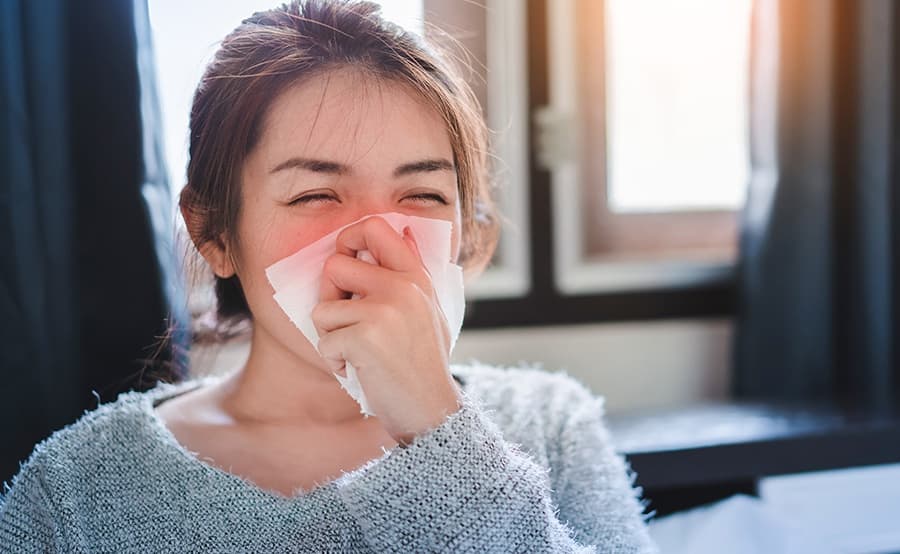 从鼻涕颜色看出健康讯息，黄鼻涕、绿鼻涕与流鼻水的背后原因