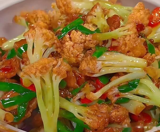 花菜可以用来做哪些美食呢？花菜大变身！挑战您的味蕾极限！