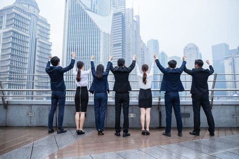 公司上市对员工的影响：机遇与挑战并存