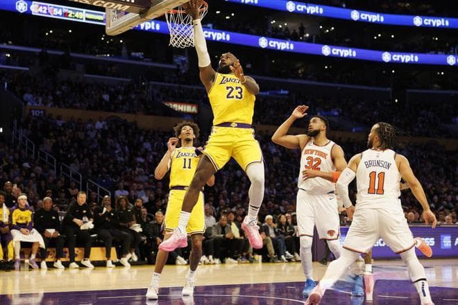 詹姆斯创NBA历史第3纪录，东契奇创队史2大神迹！湖人双神射归位