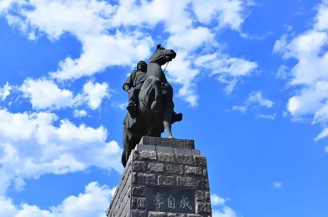 北京昌平为何树李自成塑像，又为何搬走，历史的余晖永久成为记忆