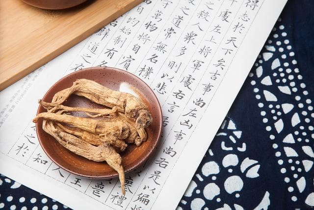 三七：五加科人参属植物，兼具止血活血功效