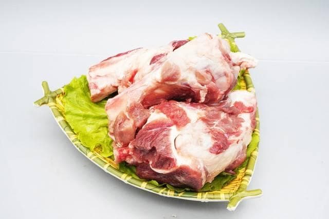 买猪骨头时，记得挑选这2个部位，便宜又营养，性价比高！