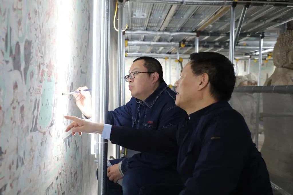 像给小孩打针一样，修复敦煌病害壁画