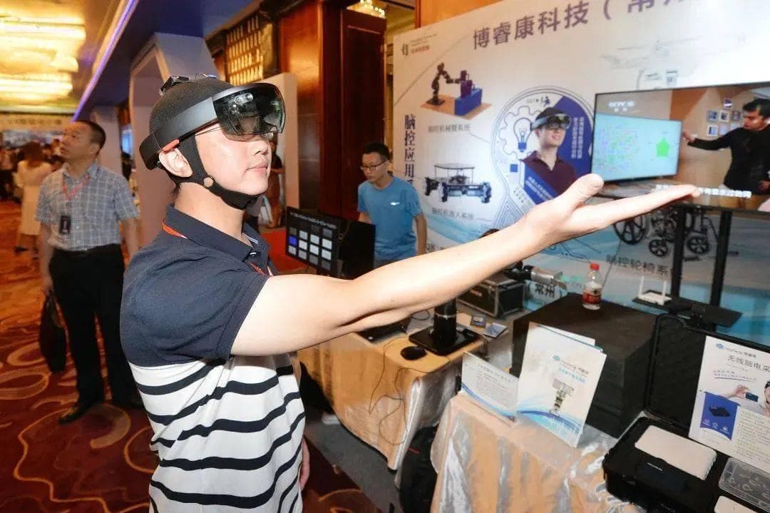 省委书记分享的江苏创新故事：两家脑机接口企业的“黑科技”成果同时在江苏转化