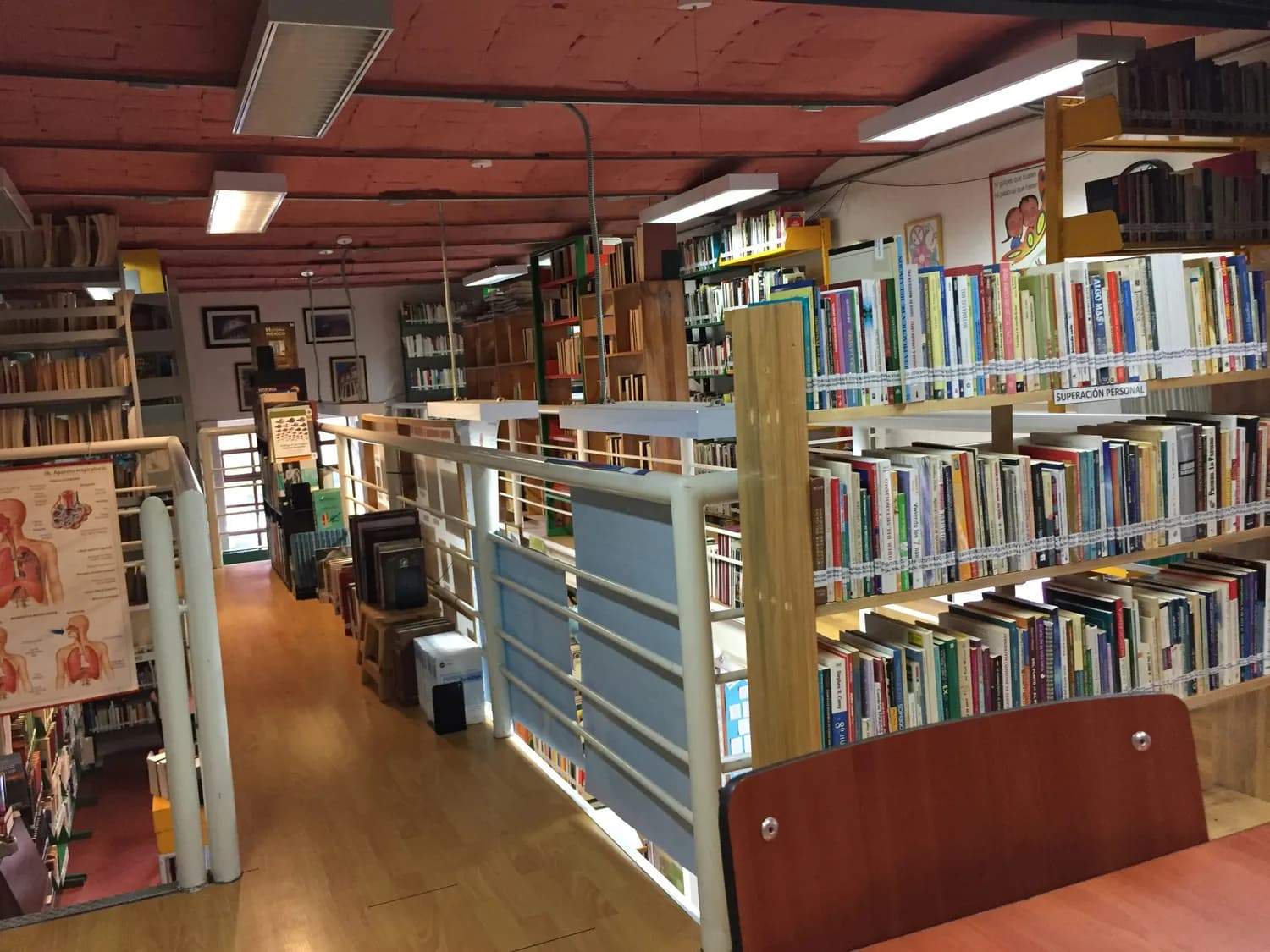 胡静建“南书坊”：5000册图书助力乡村振兴