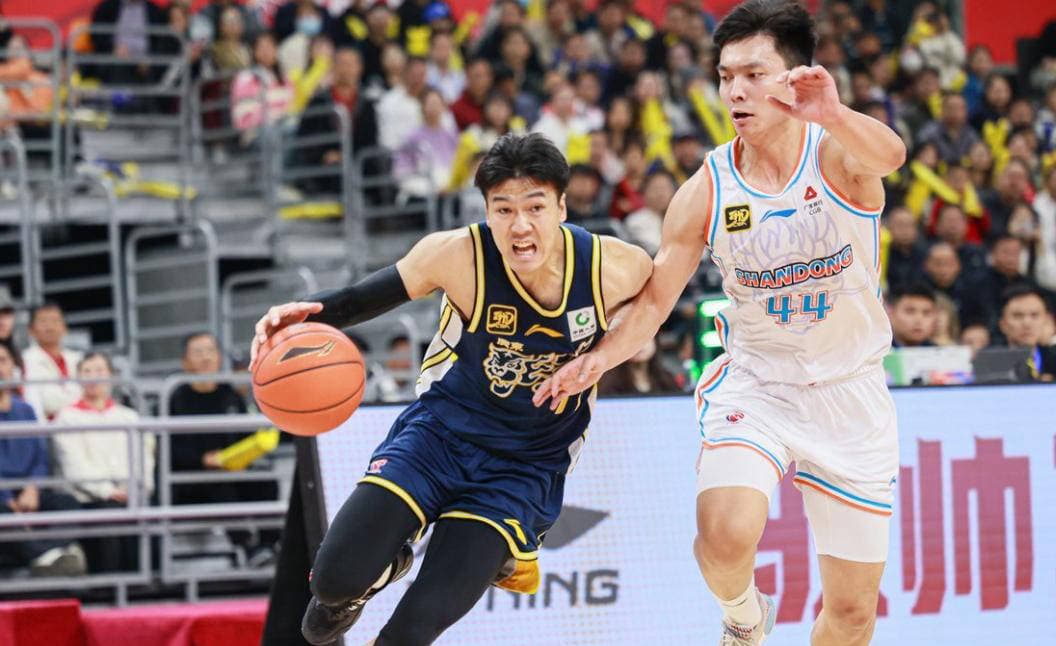 感谢杜锋培养！广东蜕变全能后卫黄荣奇表现亮眼