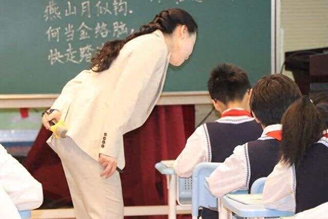 如何进行班级成绩分析的策略研究