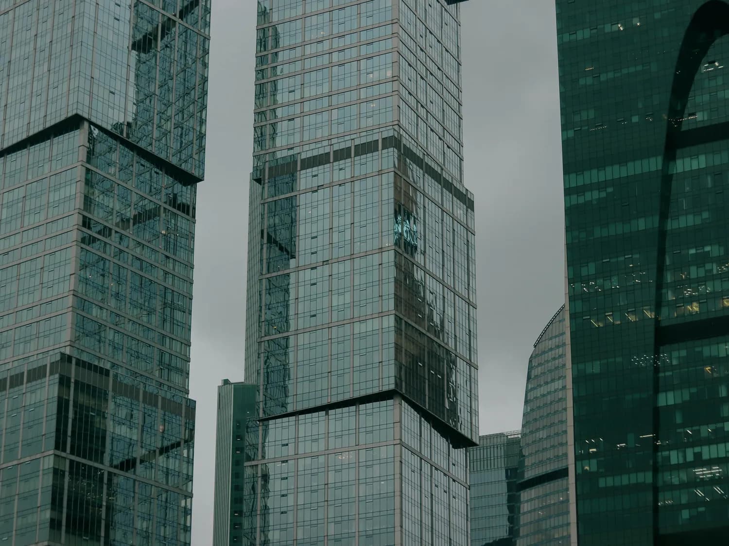 恒大的拿地策略：公开拍卖的合规之路