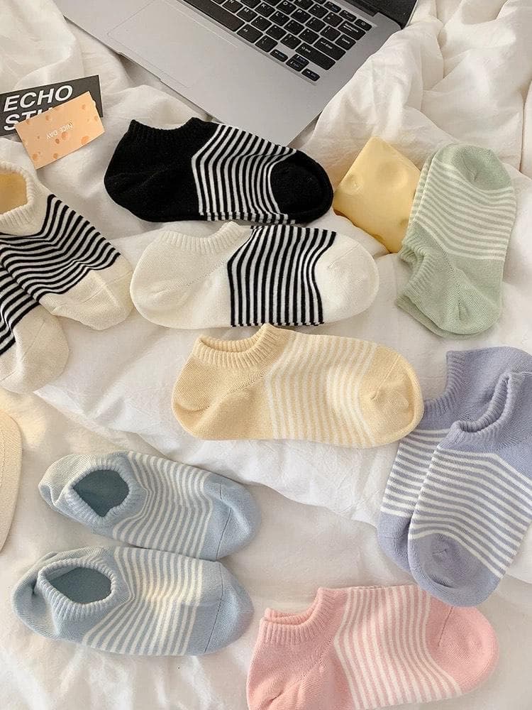 袜子搭配技巧：不同鞋款的完美搭配指南