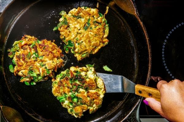 这些美味的煎饼可以用任何蔬菜来做