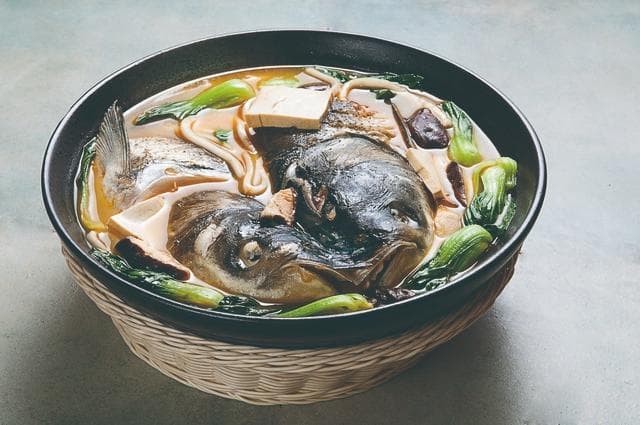 鱼头汤怎么做才鲜美？这些关键步骤你不可不知