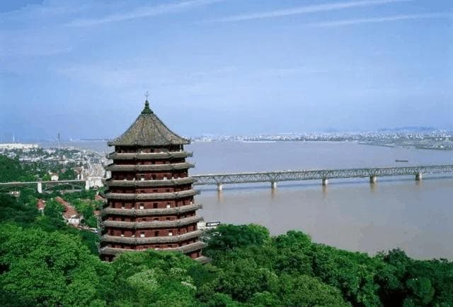 六和塔：一座承载千年文化的宋代古塔