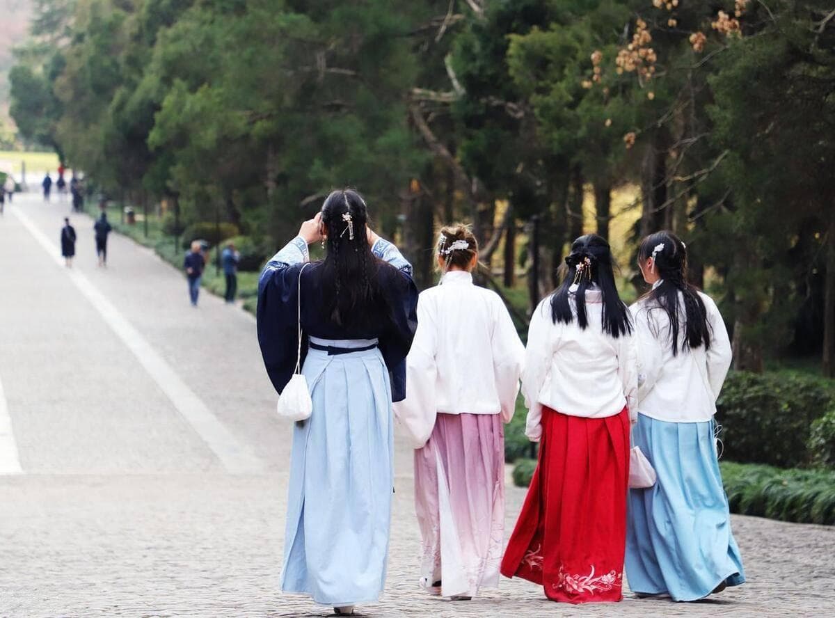 唐装和汉服有什么区别？