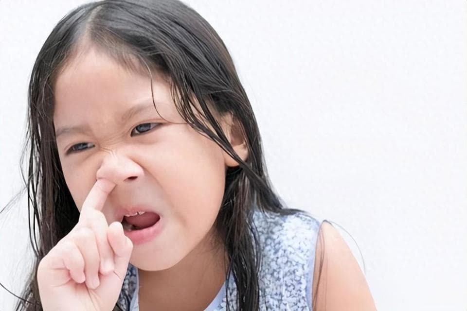 孩子鼻屎增多怎么办？4种安全清理方法比挖鼻孔更有效