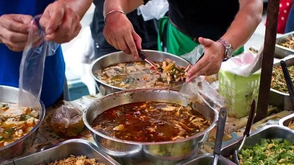 权威的泰国街头小吃！你一定想吃的 5 道泰国菜，从经典到本地菜