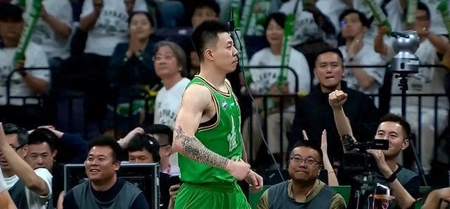 杨鸣首谈张镇麟网暴：他是辽宁打球压力最大 其他人可能退出篮坛