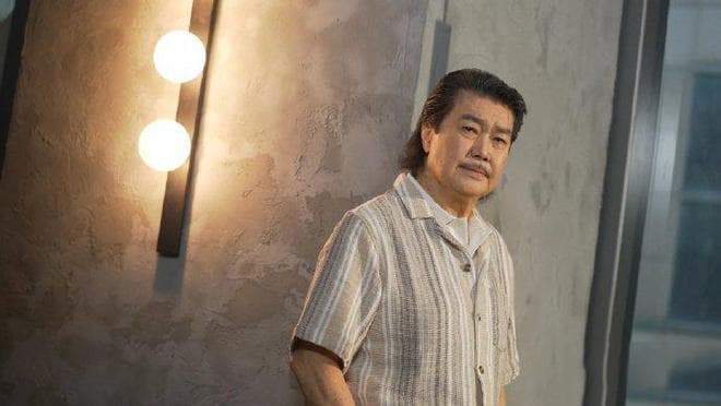 香港男星转行律师18年，曾为影帝成功胜诉，与太太成婚40年感情好